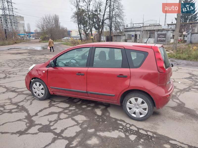 Хэтчбек Nissan Note 2007 в Житомире