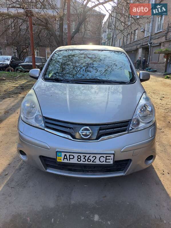 Хэтчбек Nissan Note 2011 в Запорожье