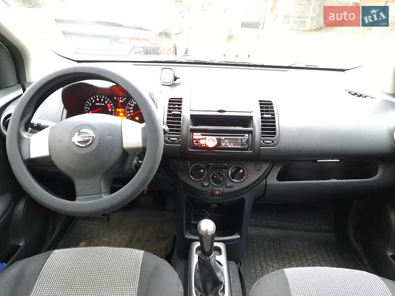 Хэтчбек Nissan Note 2011 в Запорожье