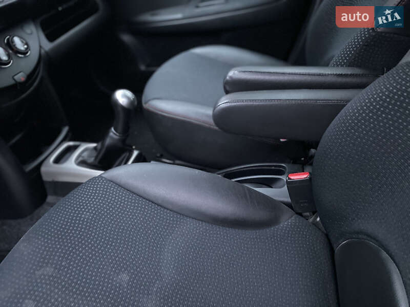 Хэтчбек Nissan Note 2010 в Виннице