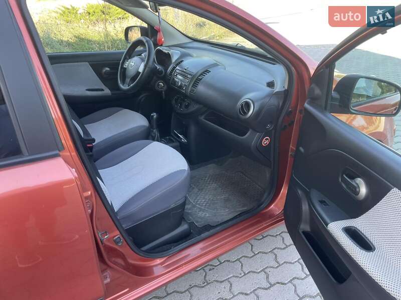 Хэтчбек Nissan Note 2008 в Могилев-Подольске