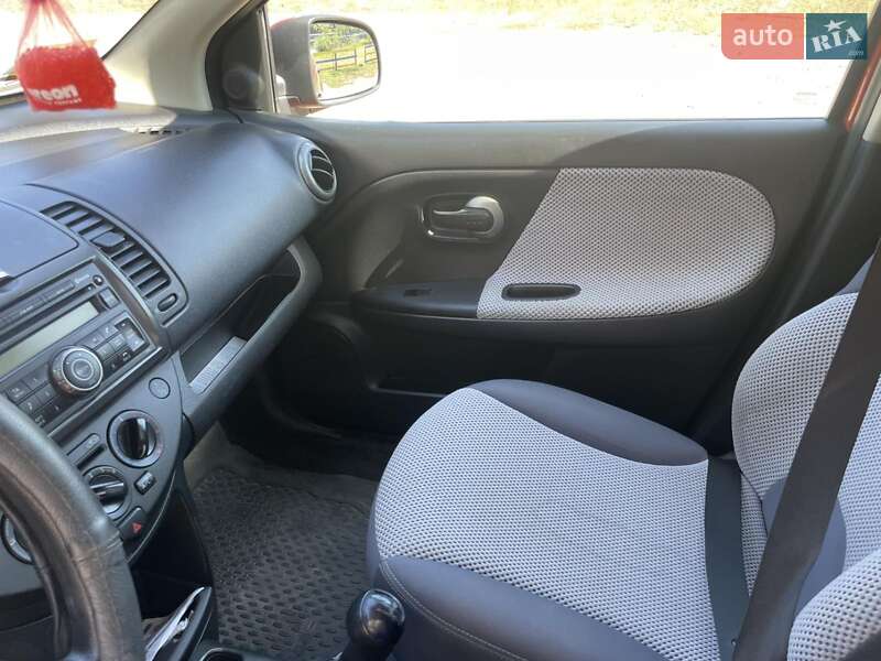 Хэтчбек Nissan Note 2008 в Могилев-Подольске