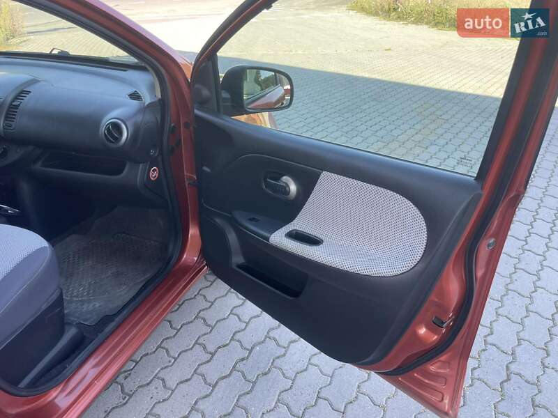 Хэтчбек Nissan Note 2008 в Могилев-Подольске