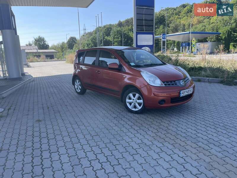 Хэтчбек Nissan Note 2008 в Могилев-Подольске