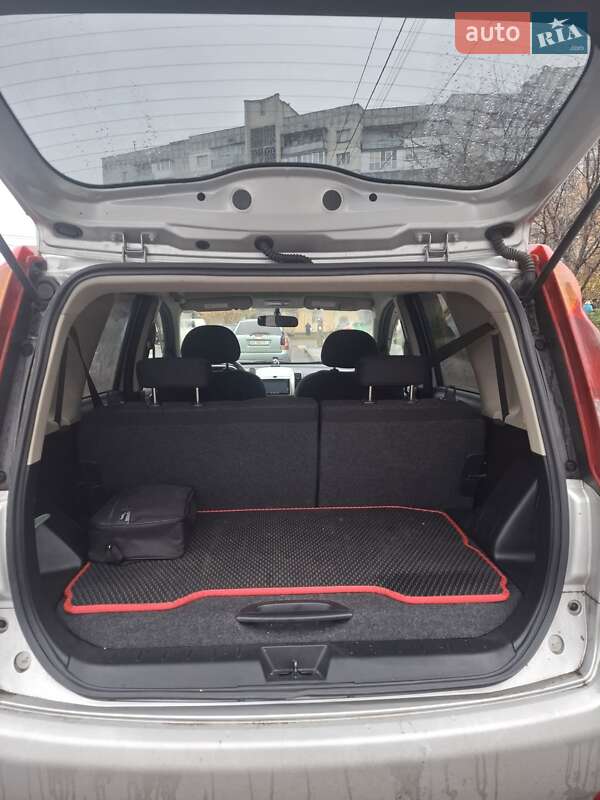 Хэтчбек Nissan Note 2011 в Житомире