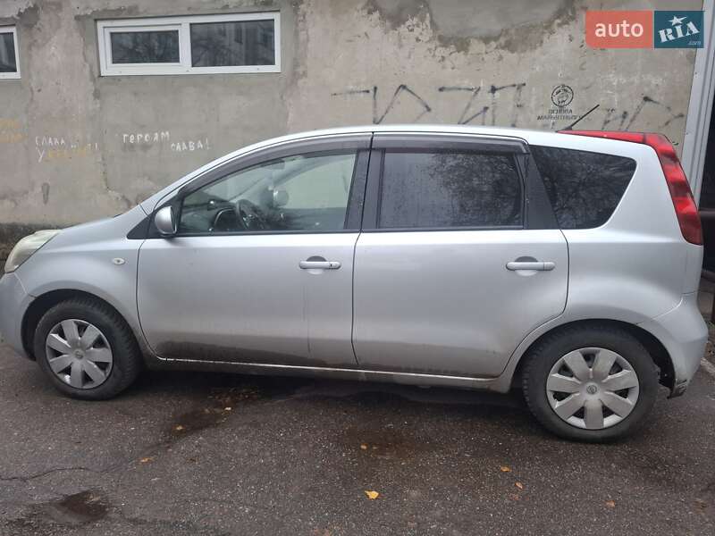 Nissan Note 2011