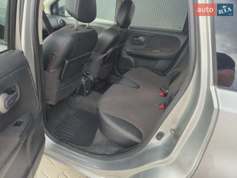 Хэтчбек Nissan Note 2008 в Киеве