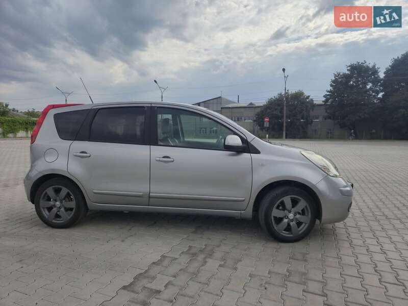 Хэтчбек Nissan Note 2008 в Киеве