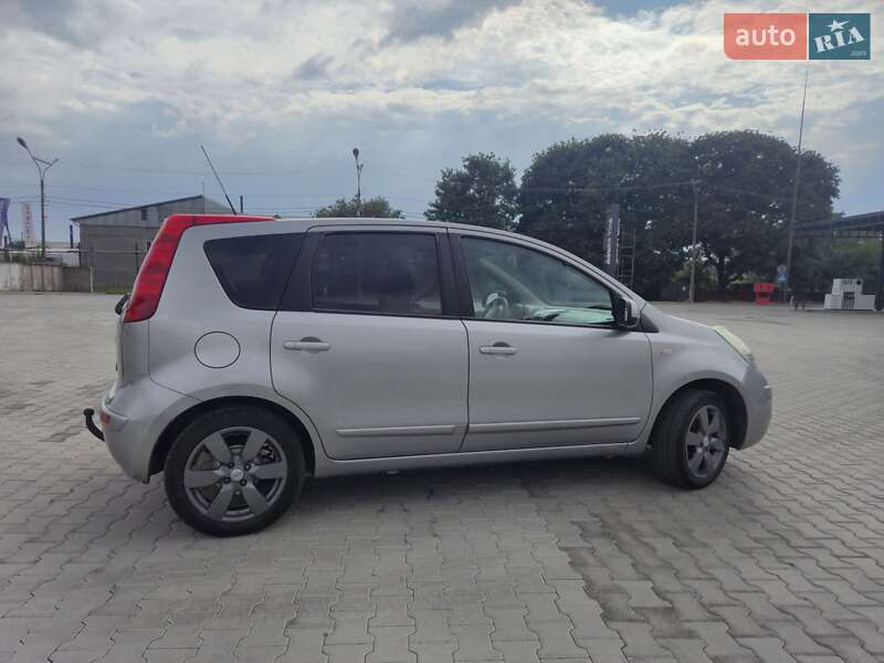 Хэтчбек Nissan Note 2008 в Киеве