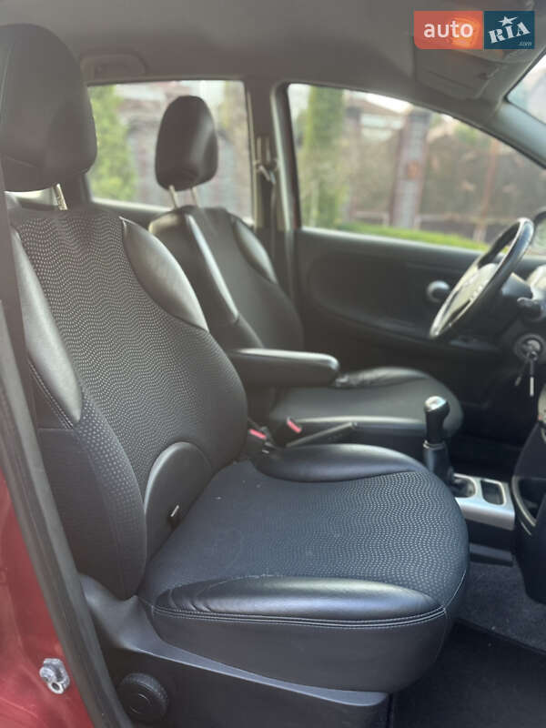 Хетчбек Nissan Note 2012 в Рівному