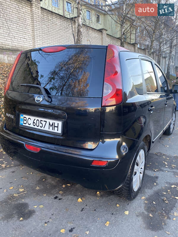 Хэтчбек Nissan Note 2008 в Львове