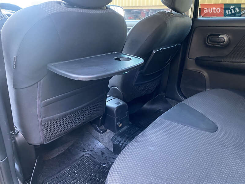 Хэтчбек Nissan Note 2008 в Львове