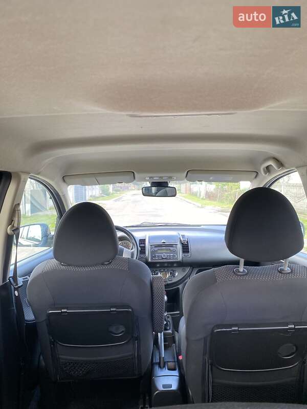 Хэтчбек Nissan Note 2006 в Дубно