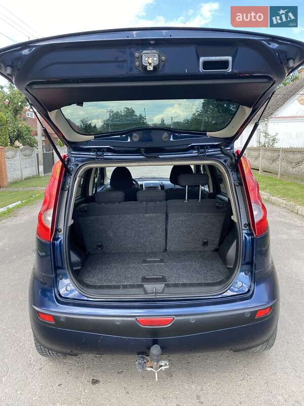 Хэтчбек Nissan Note 2006 в Дубно