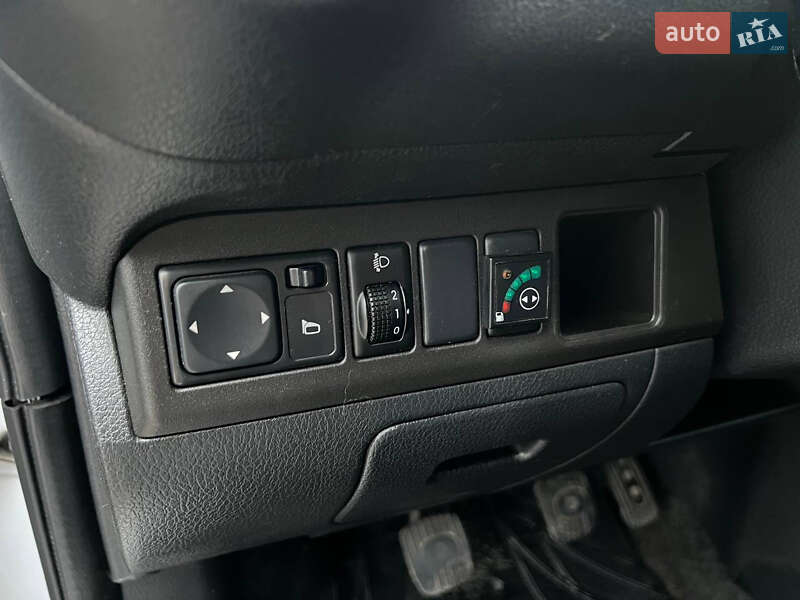 Хэтчбек Nissan Note 2008 в Полтаве фото 18 Хэтчбек Nissan Note 2008 в Полтаве