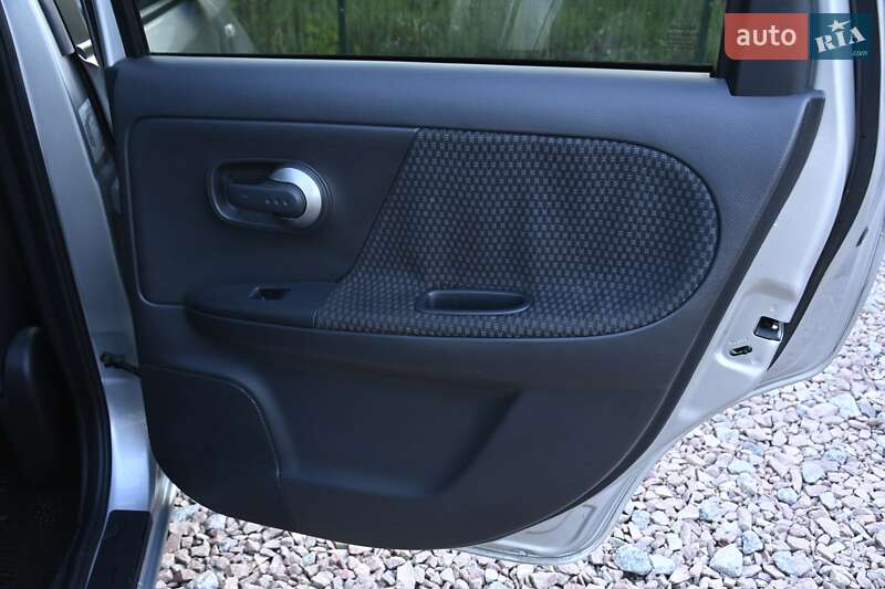 Хэтчбек Nissan Note 2006 в Бердичеве фото 21 Хэтчбек Nissan Note 2006 в Бердичеве