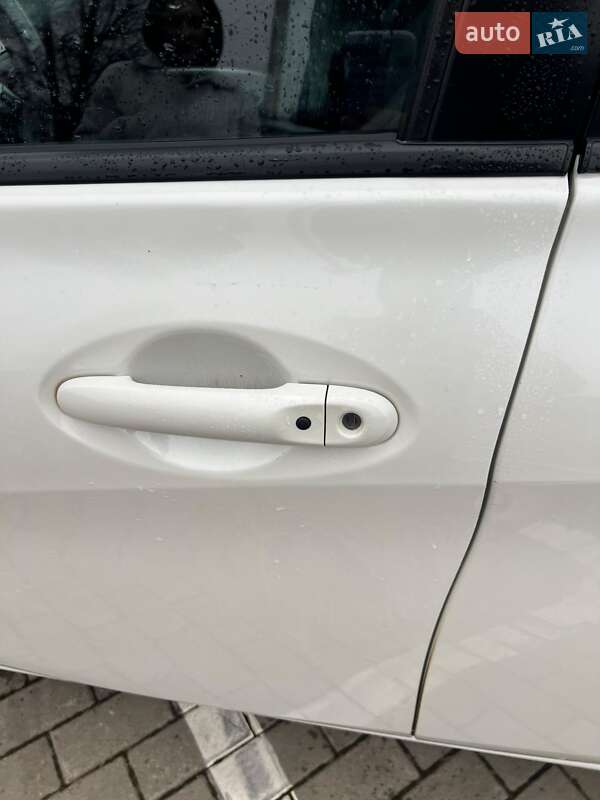 Хетчбек Nissan Note 2013 в Луцьку фото 10 Хетчбек Nissan Note 2013 в Луцьку