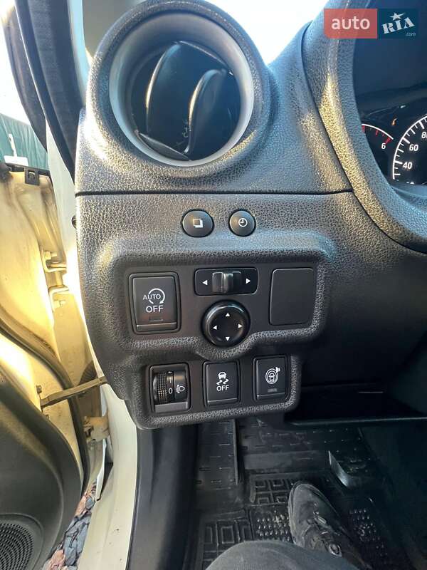 Хетчбек Nissan Note 2013 в Луцьку фото 17 Хетчбек Nissan Note 2013 в Луцьку