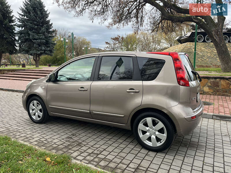 Хэтчбек Nissan Note 2007 в Могилев-Подольске