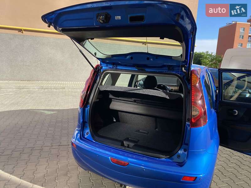 Хэтчбек Nissan Note 2010 в Черновцах фото 2 Хэтчбек Nissan Note 2010 в Черновцах