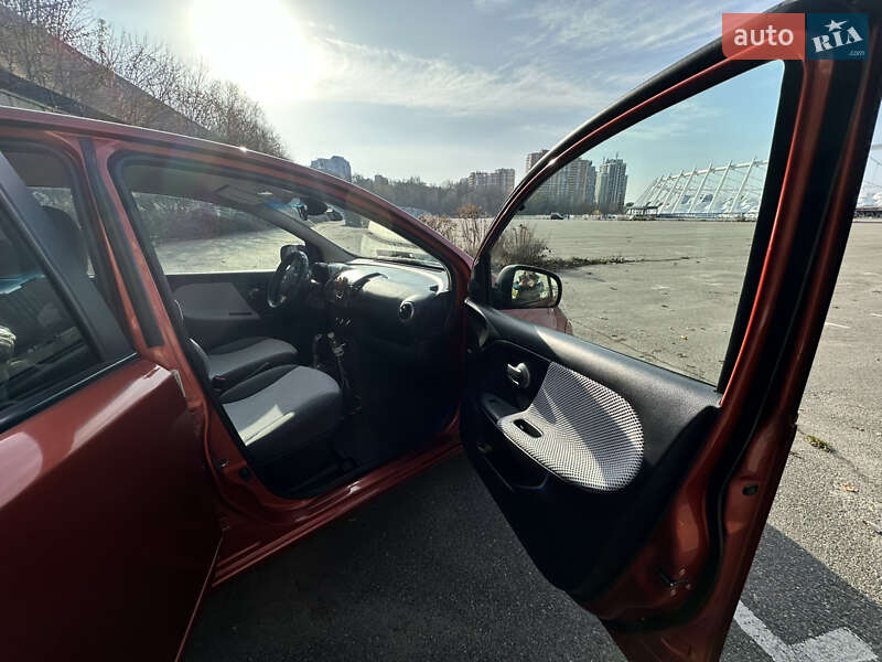 Хетчбек Nissan Note 2007 в Києві фото 6 Хетчбек Nissan Note 2007 в Києві