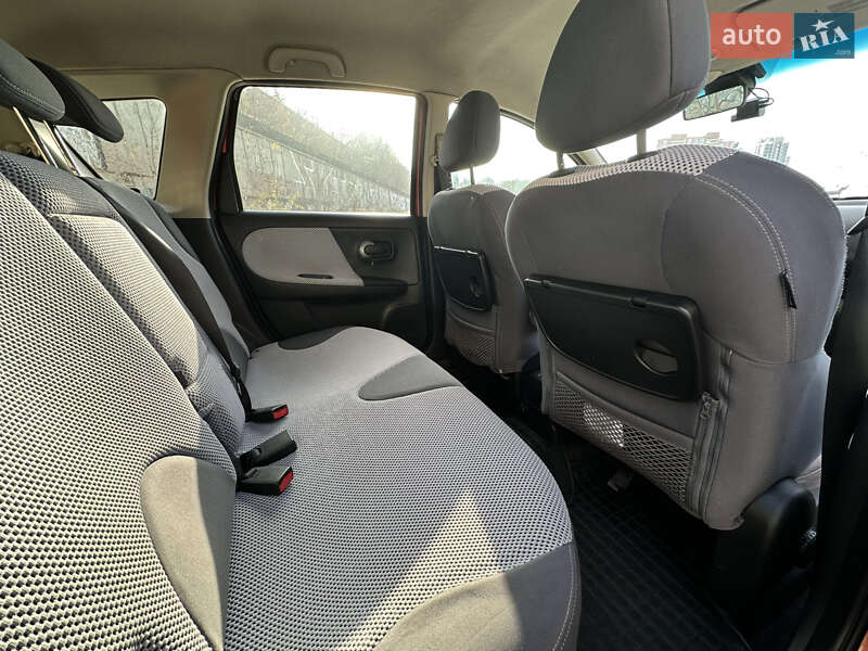 Хетчбек Nissan Note 2007 в Києві фото 11 Хетчбек Nissan Note 2007 в Києві