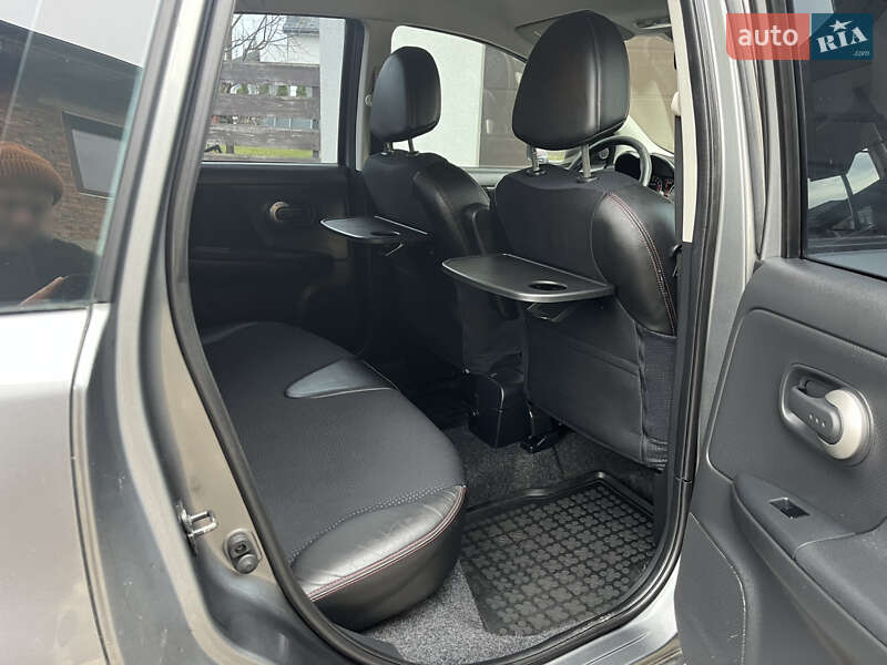 Хэтчбек Nissan Note 2011 в Львове