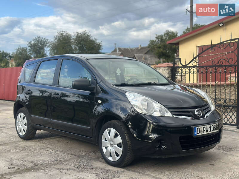Хетчбек Nissan Note 2009 в Дубні