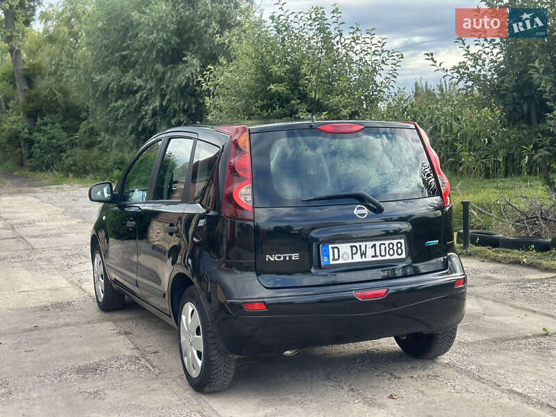 Хетчбек Nissan Note 2009 в Дубні