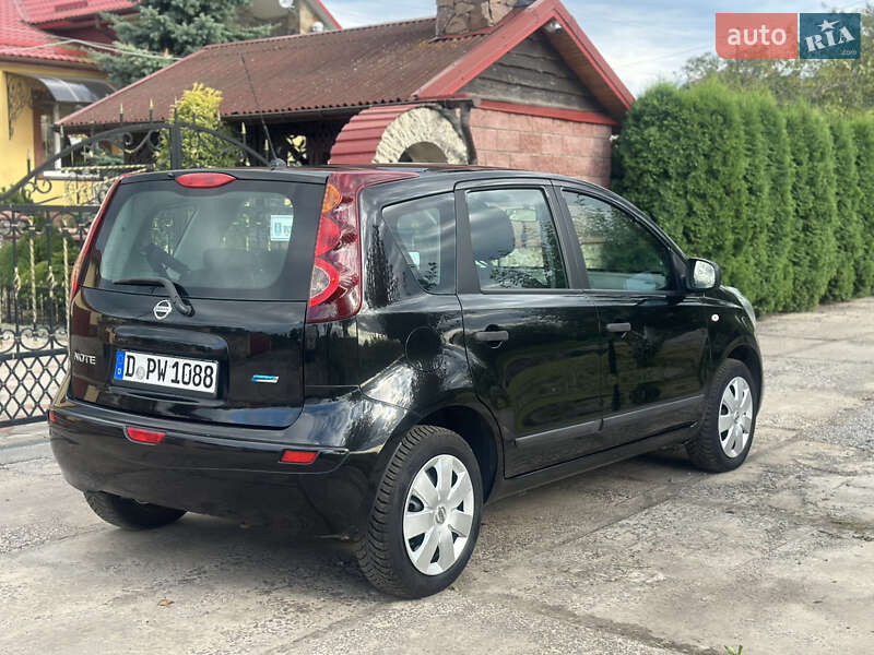 Хетчбек Nissan Note 2009 в Дубні