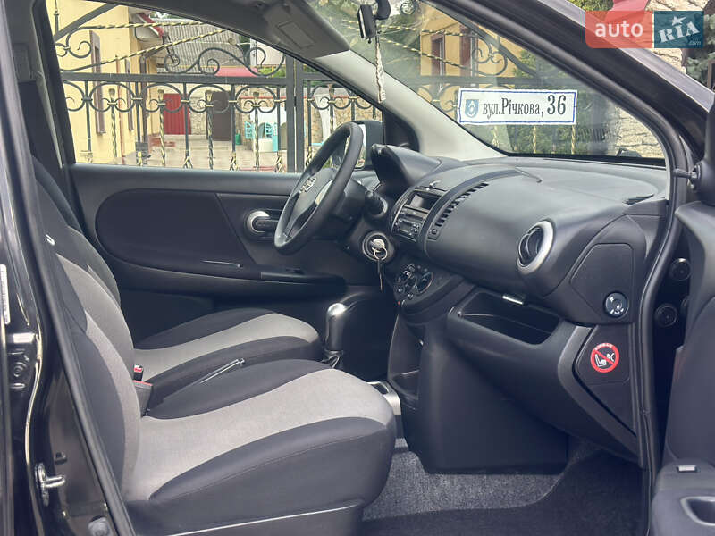 Хетчбек Nissan Note 2009 в Дубні