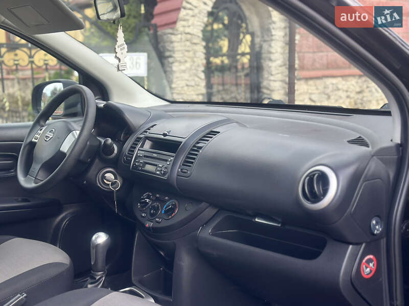 Хетчбек Nissan Note 2009 в Дубні