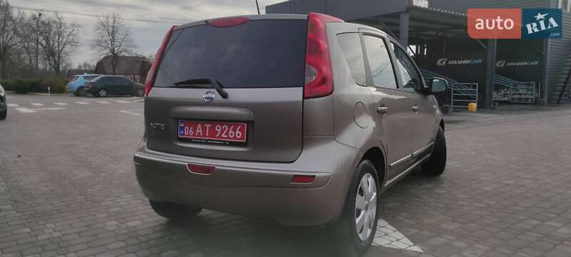 Хэтчбек Nissan Note 2008 в Коростене