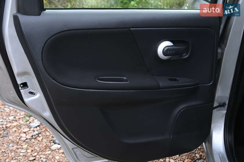 Хетчбек Nissan Note 2009 в Бердичеві