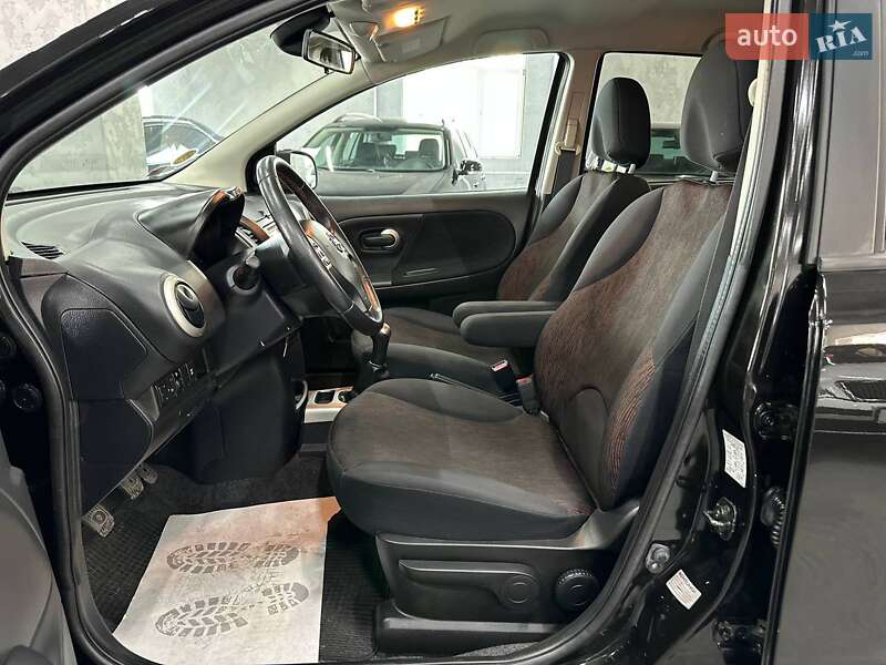 Хэтчбек Nissan Note 2010 в Каменском