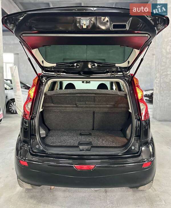 Хэтчбек Nissan Note 2010 в Каменском