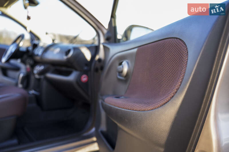 Хэтчбек Nissan Note 2007 в Дрогобыче