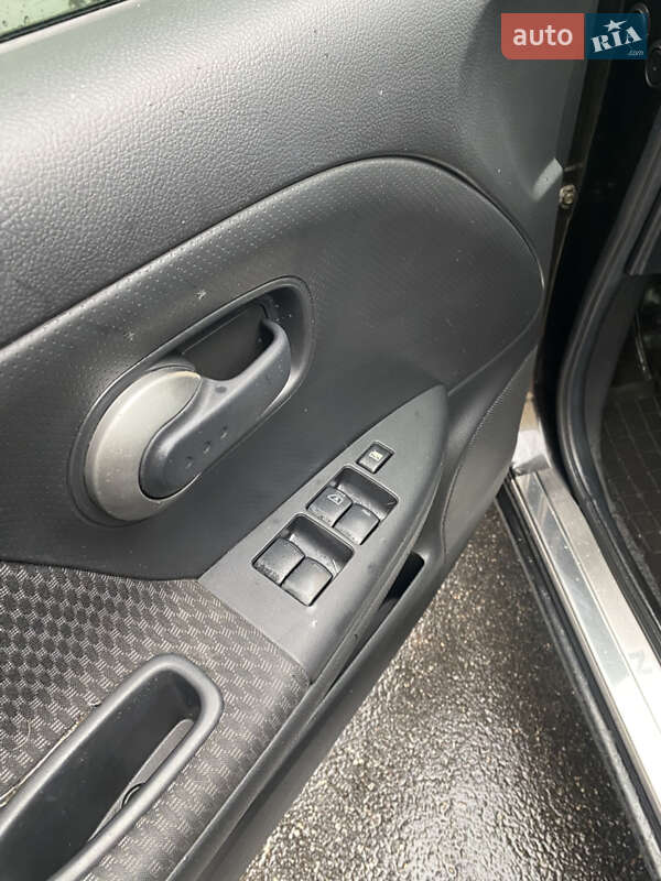 Хэтчбек Nissan Note 2006 в Чернигове фото 12 Хэтчбек Nissan Note 2006 в Чернигове