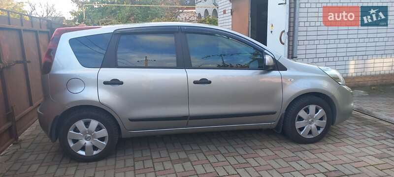 Хэтчбек Nissan Note 2011 в Днепре