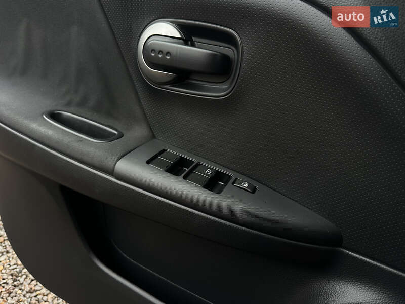 Хэтчбек Nissan Note 2010 в Виннице