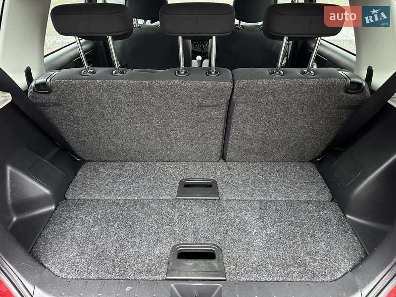 Хэтчбек Nissan Note 2010 в Виннице