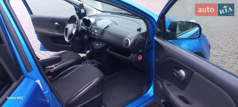 Хэтчбек Nissan Note 2006 в Костополе