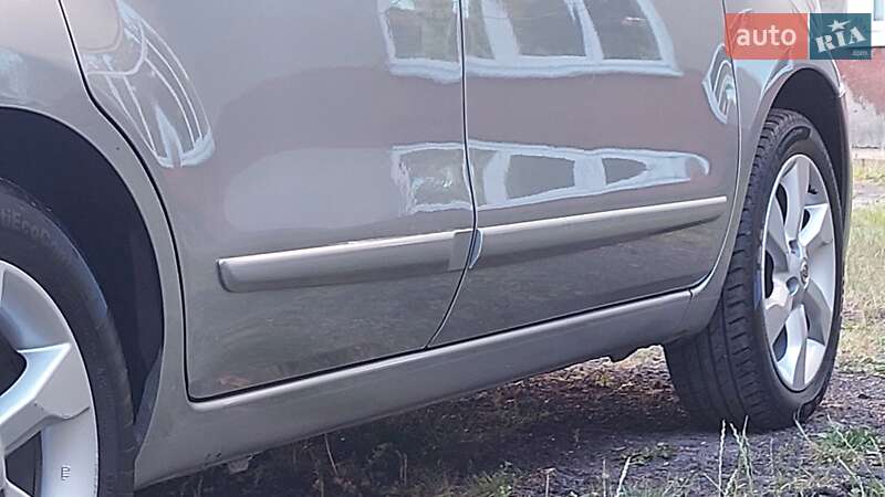 Хетчбек Nissan Note 2010 в Луцьку фото 15 Хетчбек Nissan Note 2010 в Луцьку