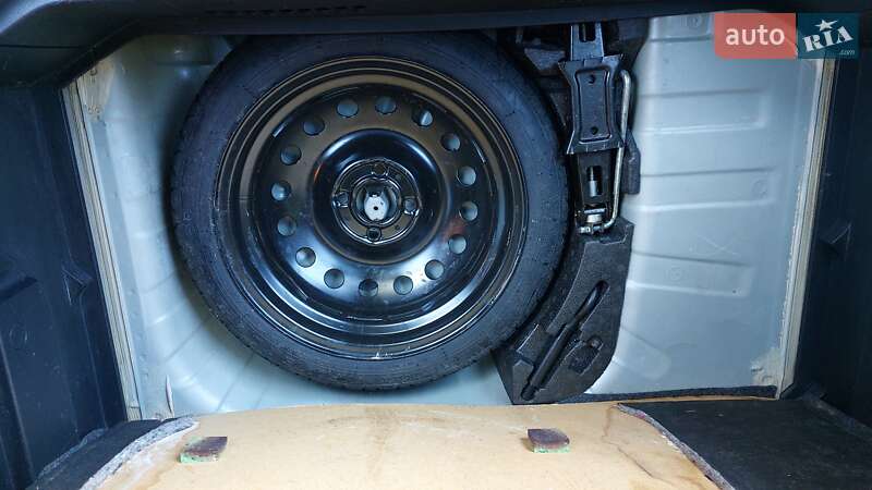 Хетчбек Nissan Note 2010 в Луцьку фото 37 Хетчбек Nissan Note 2010 в Луцьку