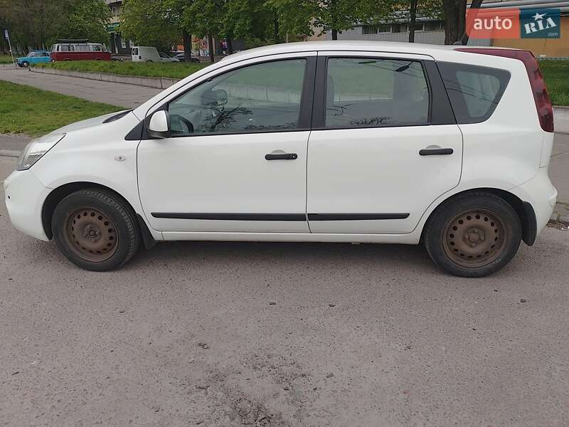 Хэтчбек Nissan Note 2013 в Киеве