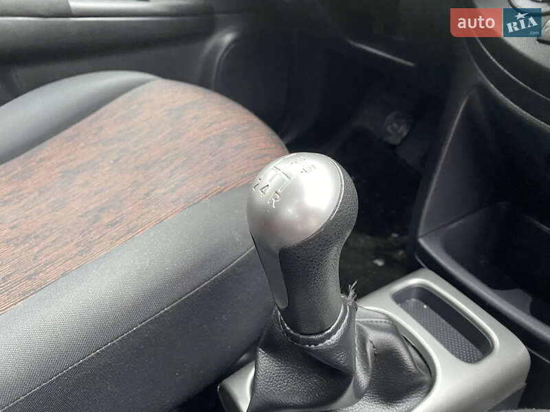 Хэтчбек Nissan Note 2009 в Луцке