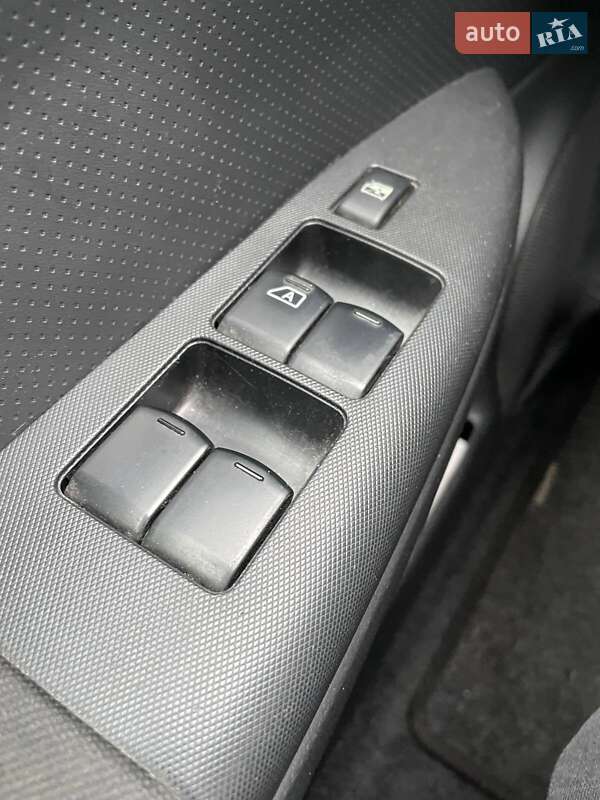 Хетчбек Nissan Note 2010 в Житомирі фото 27 Хетчбек Nissan Note 2010 в Житомирі