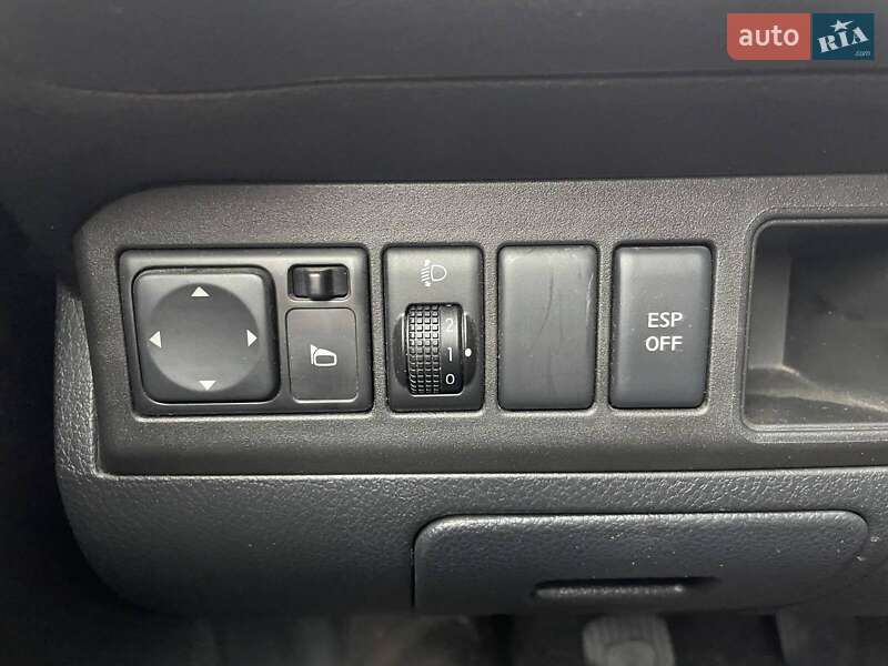 Хетчбек Nissan Note 2010 в Житомирі фото 34 Хетчбек Nissan Note 2010 в Житомирі