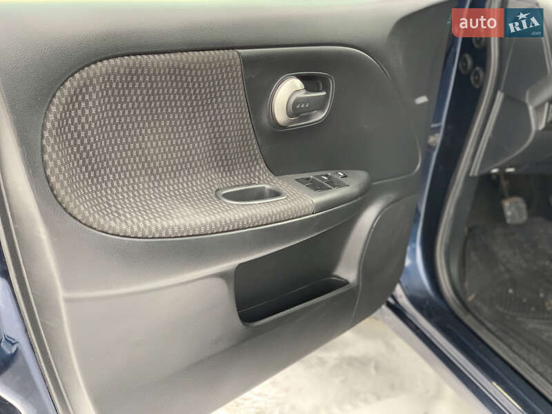 Хетчбек Nissan Note 2007 в Дрогобичі