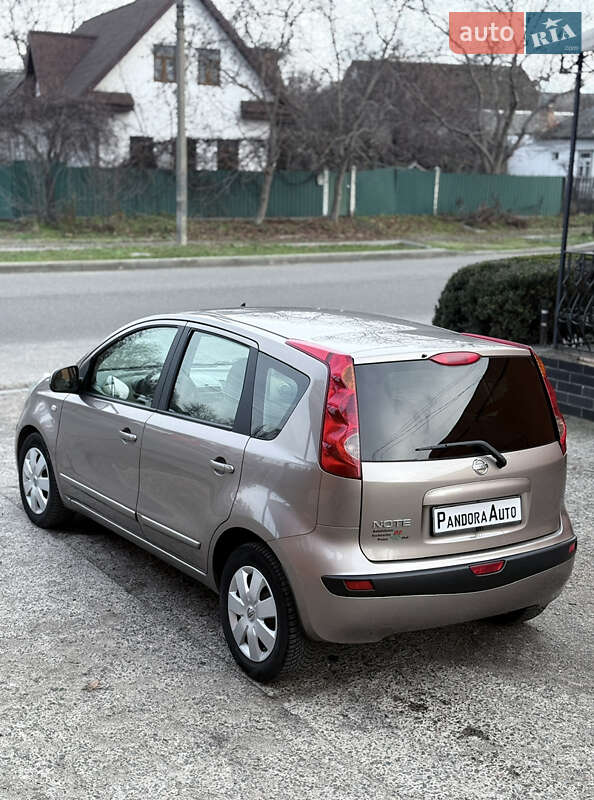Хетчбек Nissan Note 2006 в Смілі